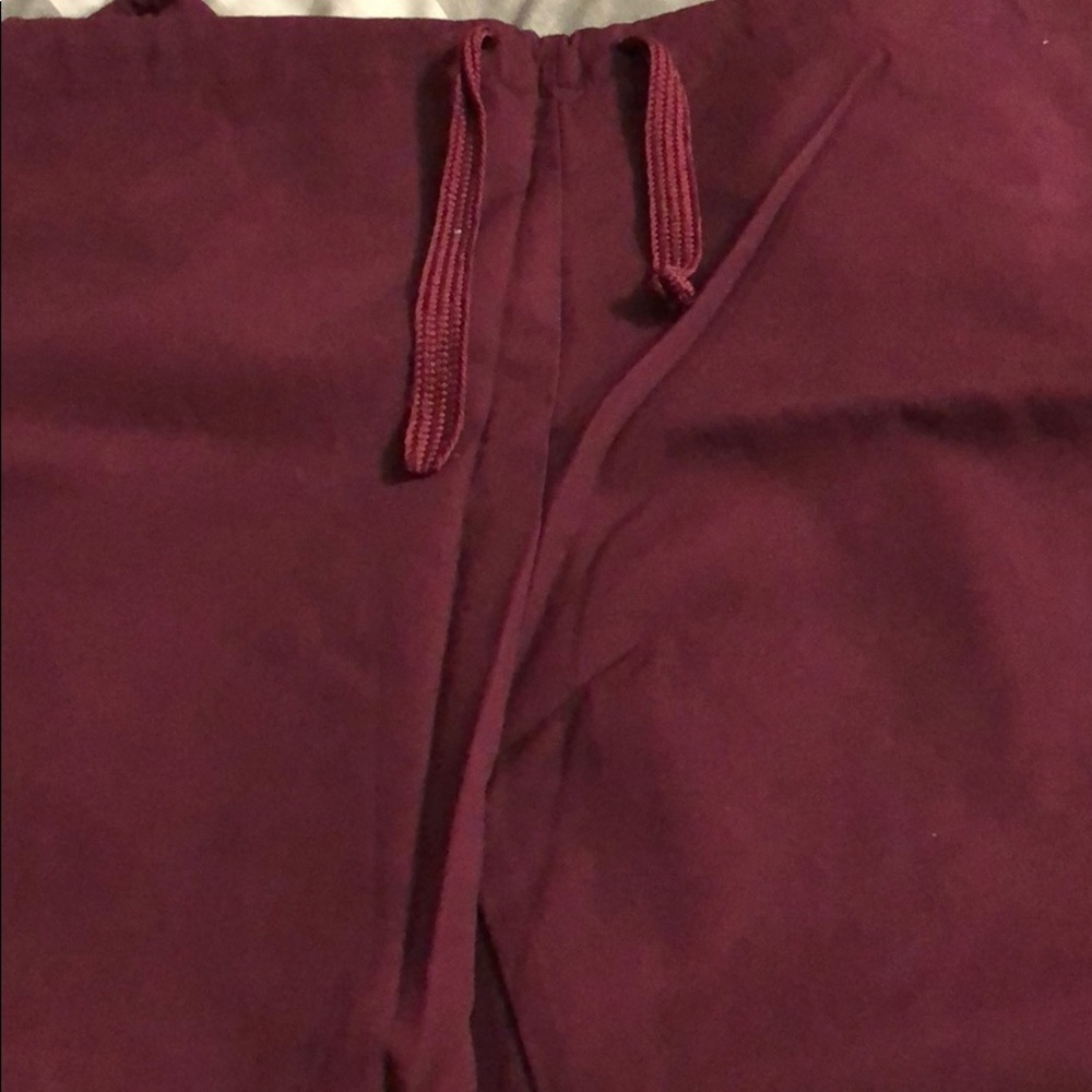 TWO BOTTOM SCRUB-MAROON & PINKER MAROON